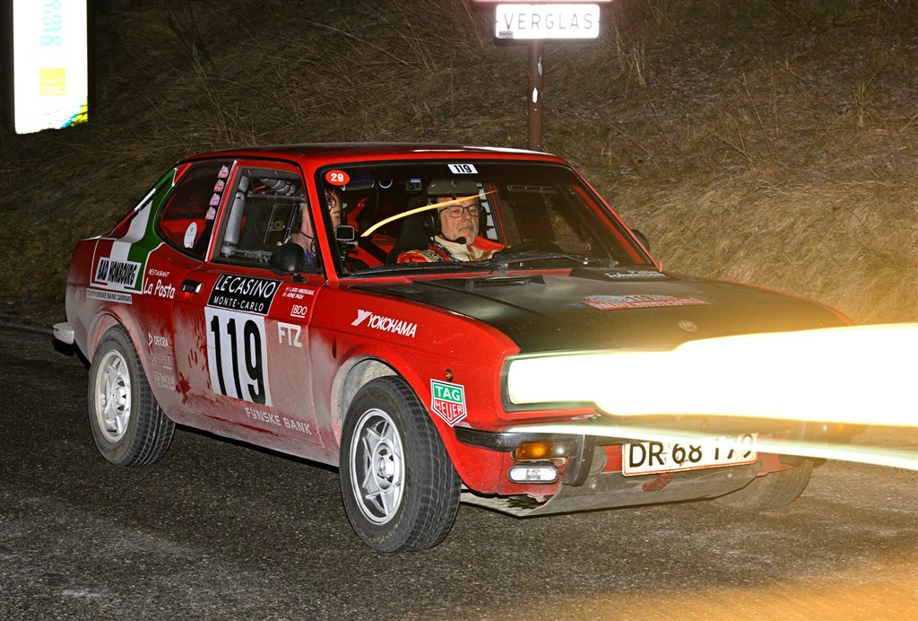 Lars Hindsgaul og Arne Pagh i Fiat 128 Coupé fra 1972 blev nr. 27 i Rallye Monte-Carlo Historique. Her er de på toppen af Col de Turini.
(Foto: Michael Eisenberg)